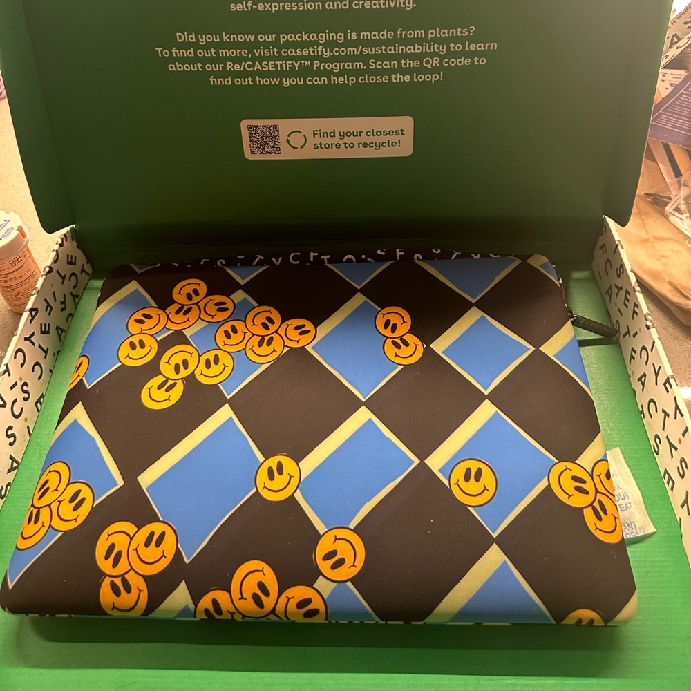 NWT CASETIFY PADDED 13” Case